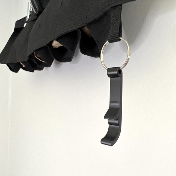 NWOT Wembley Quick Draw Sixer Beer Belt Holder with Opener - Picture 5 of 7